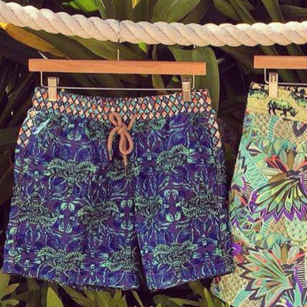 MAAJI Men’s Elephant & Diamond Lined Swim Trunks Size Small